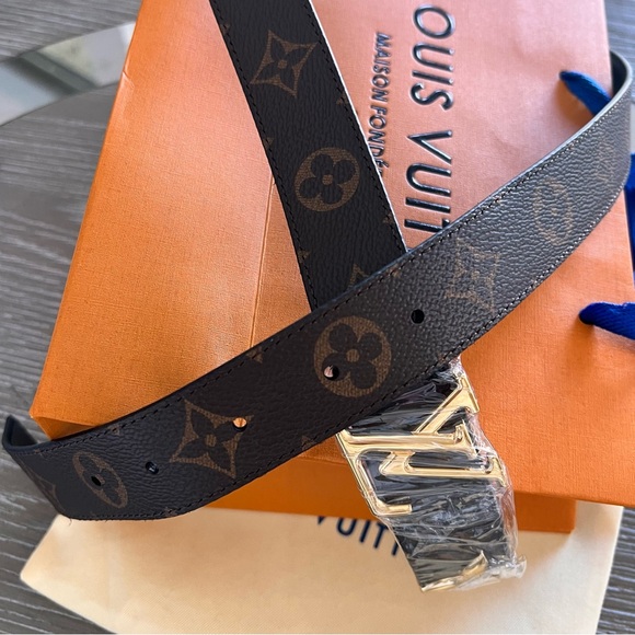 2024 Louis Vuitton Pretty LV 90CM Reversible Belt - Picture 3 of 16